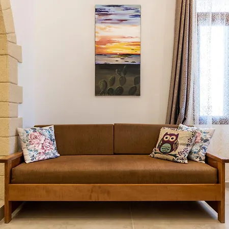 The Owl House Near Chania Centre Апартаменти