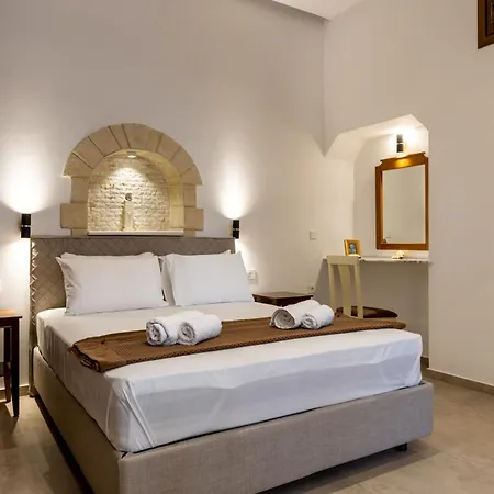 The Owl House Near Chania Centre * La Canea