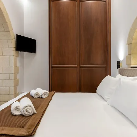 The Owl House Near Chania Centre דירה חאניה